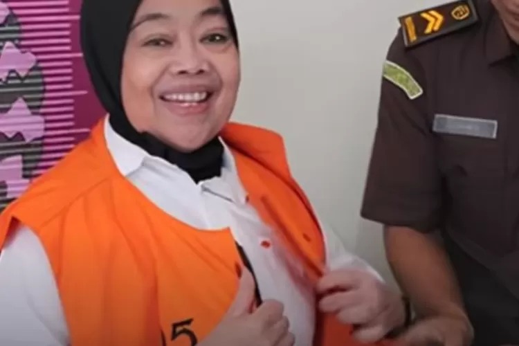 Kades Cikujang Heni Mulyani Ditangkap karena Korupsi Dana Desa, Masih Bisa Tersenyum dan Minta Doa